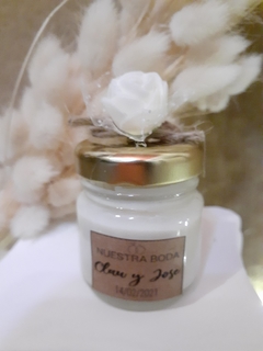 frasquito con vela de soja aromatica con flores