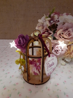 souvenir jaulita de madera con flores en internet