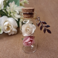 souvenir frasquito con dos rosas