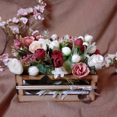 Centro de Mesa Cajoncito con Flores
