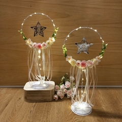 centro de mesa atrapa sueños de hierro floral con luces led - Somos tu Evento