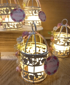 Souvenir jaulita con vela led y flores 10 cm