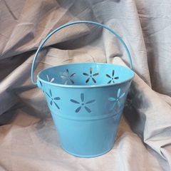 Balde Con MANIJA CALADO FLORES Metal 12,5 X 15 Cm - Somos tu Evento