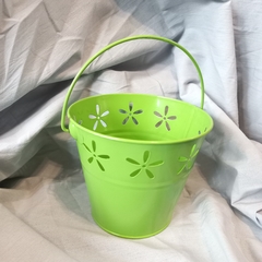 Balde Con MANIJA CALADO FLORES Metal 12,5 X 15 Cm - Somos tu Evento