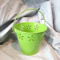 Balde Con MANIJA CALADO FLORES Metal 12,5 X 15 Cm