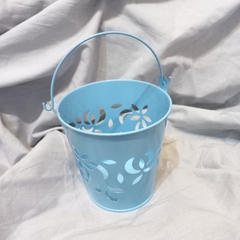 Imagen de balde metalico calado flor tribal