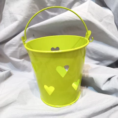 Imagen de Baldes Metálicos Calados Corazón