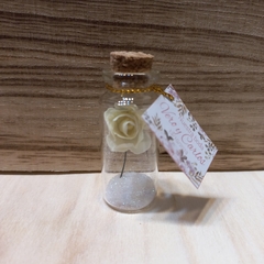 Imagen de souvenir frasquito con rosa y givre