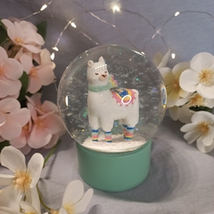 Imagen de adorno bola de nieve de llama/ alpaca