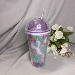 vaso con bombilla