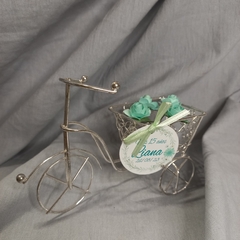 Mini bici dorado plateado souvenir con flores y tarjeta - comprar online