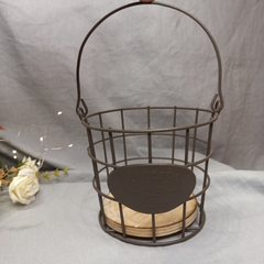 Canasto redondo metálico con base de madera