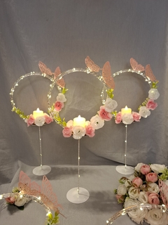 Centro De Mesa Aro Pie Led Con Mariposas Y Flores en internet