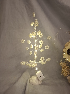 arbol con perlitas y luz