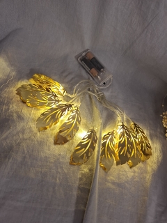 Guirnalda Decorativa Luces Led Plumas Metal A Pila