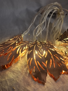 Guirnalda Decorativa Luces Led Plumas Metal A Pila - Somos tu Evento