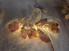 Guirnalda Decorativa Luces Led Plumas Metal A Pila - comprar online