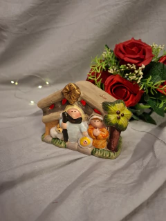 Imagen de Pesebre Navideño De Ceramica Con Luz Multicolor