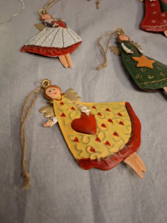 colgante angelitas de metal en internet