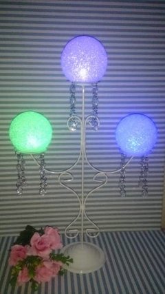 candelabro con caireles 3 bolas led multicolor - Somos tu Evento