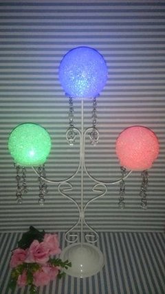 candelabro con caireles 3 bolas led multicolor - Somos tu Evento