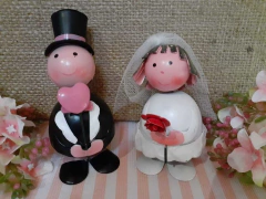 souvenir o adorno para torta pareja de novios de metal