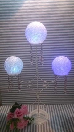 Imagen de candelabro con caireles 3 bolas led multicolor