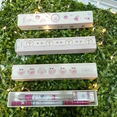 Cajita Con Lapiz Lapicera Y Goma De Borrar Cayetana Souvenir - comprar online