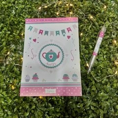 Anotador En Caja Con Lapicera Cayetana Souvenir Nena - Somos tu Evento