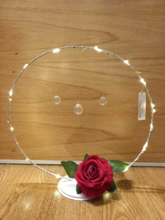 centro de mesa aro de hierro con rosa y luces led - comprar online