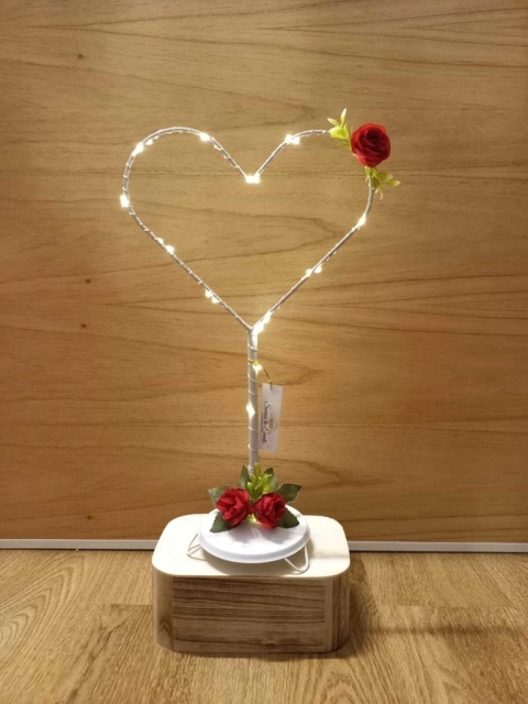 centro de mesa corazon con luces led y flores - comprar online