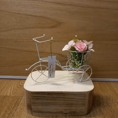 Centro De Mesa Bicicleta Con Flores 20 cm - comprar online