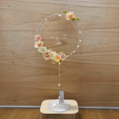 Centro De Mesa Aro con pie, flores, caireles y luces led - comprar online