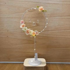 Centro De Mesa Aro con pie, flores, caireles y luces led