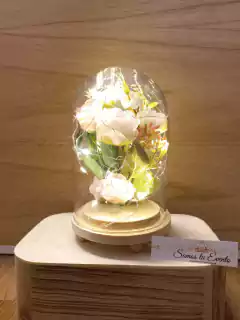 CENTRO DE MESA cupula con flores y luz led 15x10 cm en internet