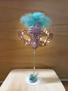 Imagen de Centro de mesa antifaz con luces led