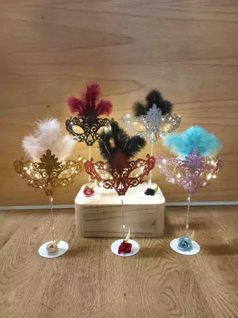 Centro de mesa antifaz con luces led