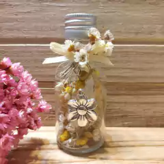 Imagen de souvenir frasquito con flores secas
