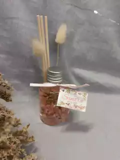 Imagen de SOUVENIR DIFUSOR AROMATICO CON FLORES SECAS VIP
