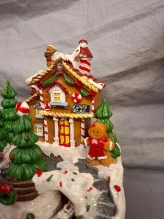 ALDEA NAVIDEÑA GALLETITA JENGIBRE CON LUZ Y MUSICA - Somos tu Evento