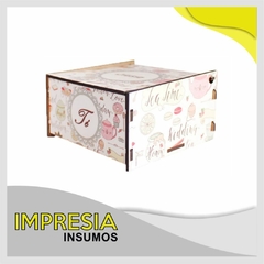 Cajas cuadradas de madera