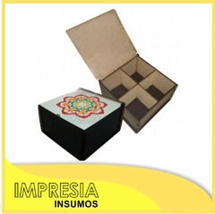 Cajas de te con 3 compartimentos divisorios. Medidas: 22 x 8cm y 7cm de alto.
