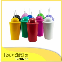 Vasos platicos con tapa redonda, pico y sorbete (475cc)