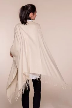 RUANA LISO CREMA - comprar online