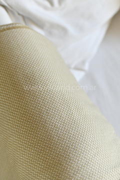 MANTA TINY BEIGE CLARO en internet