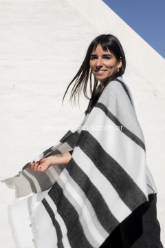PASHMINA LUNA en internet
