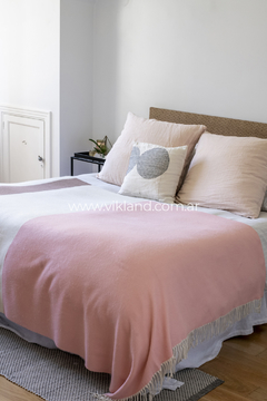MANTA NAOMI PINK - tienda online