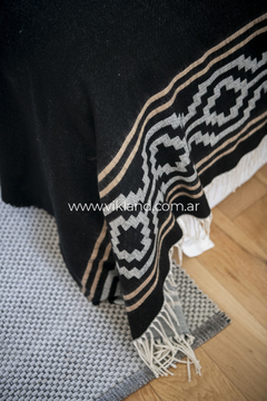 MANTA PAMPA NEGRO - comprar online