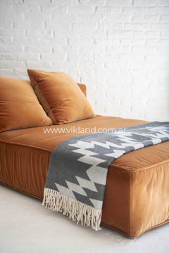 Imagen de MANTA FRIDA GRIS