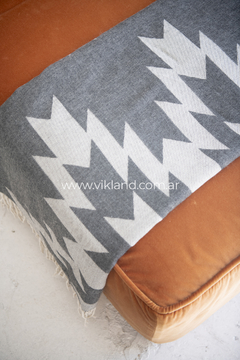 MANTA FRIDA GRIS